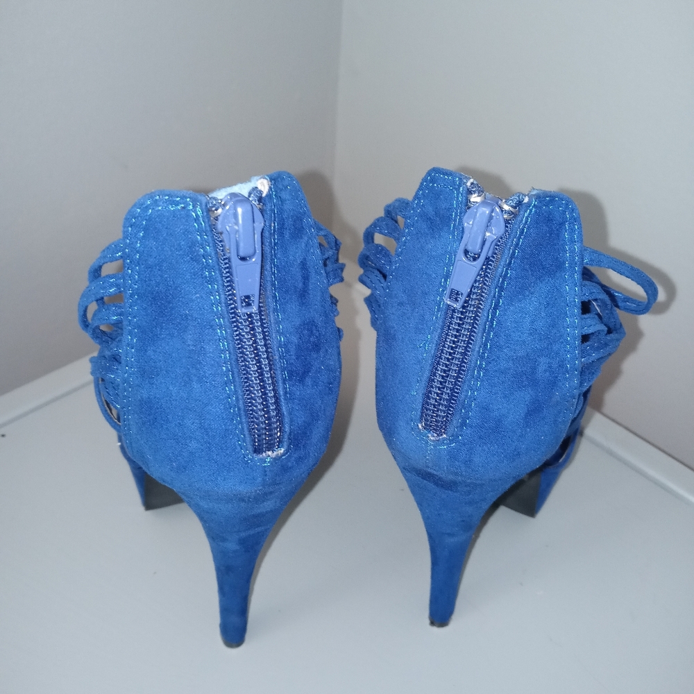 Shoes - Picture 3 of 3